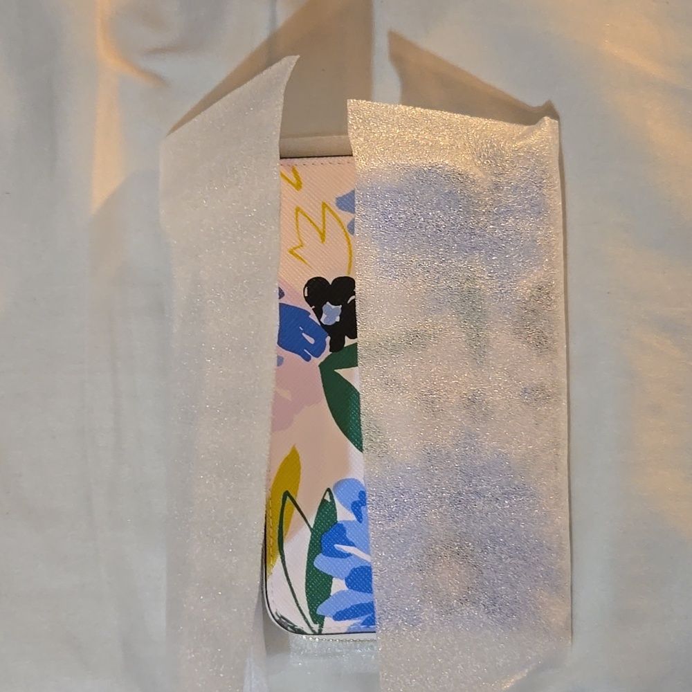 Kate Spade of New York Lucy Floral Small L-Zip Wristlet - NWT - Picture 5 of 6